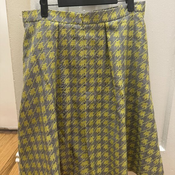Houndstooth Fit and Flare Skirt (L) - Picture 8 of 11